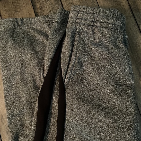 Tek Gear Boys Grey Pants w/ Pockets and Side Stripe - Picture 4 of 8